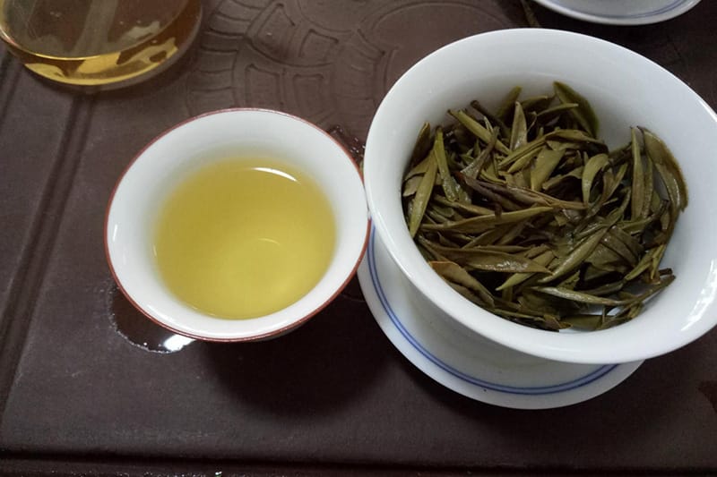 Use a Gaiwan to make white peony tea
