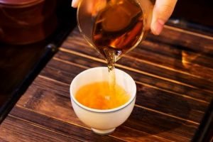 Dongfang Meiren tea brews looks like champagne