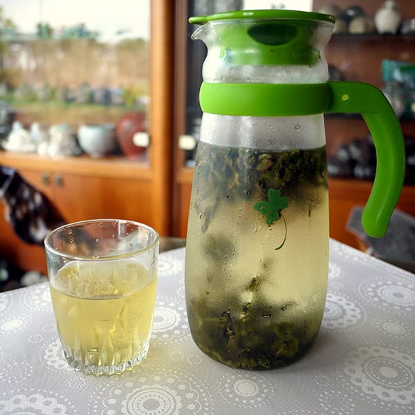 It would be awesome to have cold brew tea in hot summer
