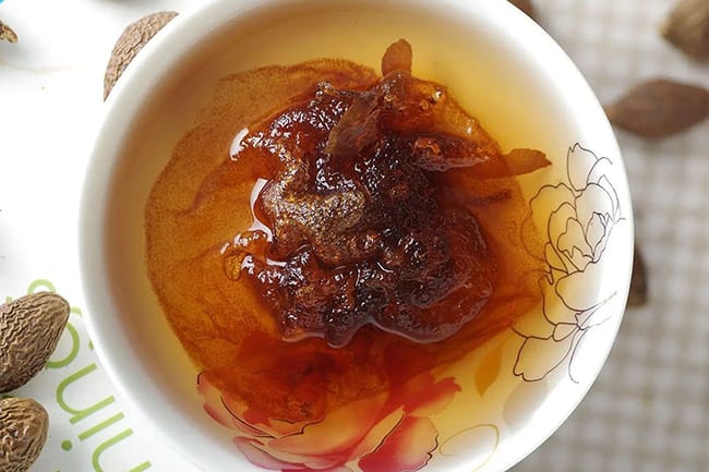 Malva nut will swell up after soaking in the water